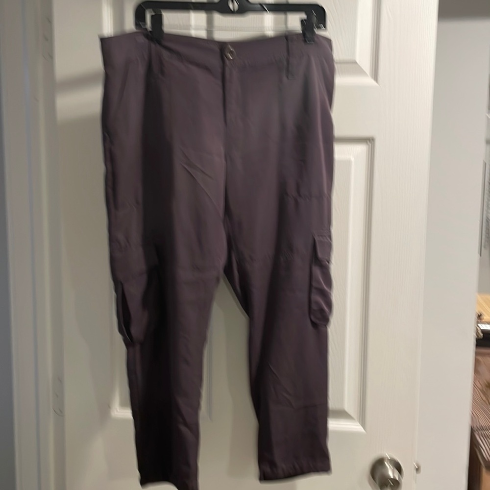 Joe’s flowy cargo pant